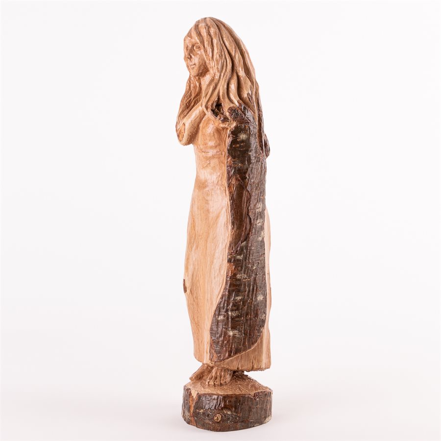 Broussaille, sculpture en taille directe sur cerisier sauvage Broussaille, sculpture en taille directe sur cerisier sauvage