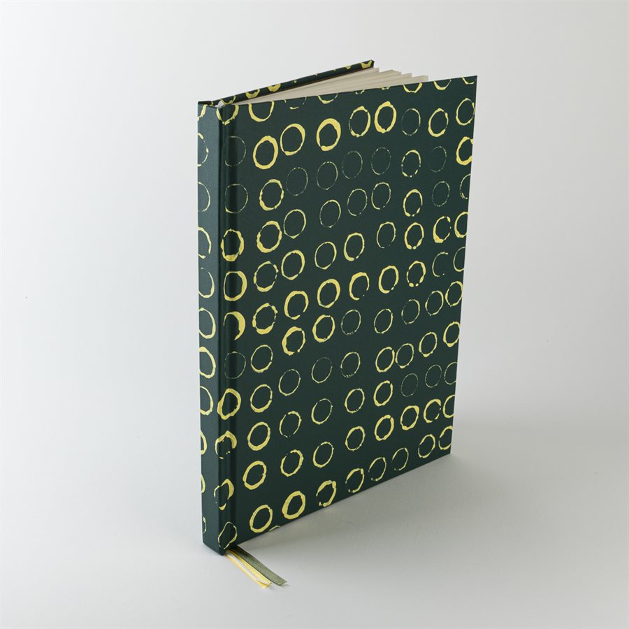 Large emerald notebook with hand-painted circle dot pattern Large emerald notebook with hand-painted circle dot pattern
