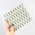 PETIT SECRET - Carnet souple à reliure cousue avec ficelle - Chevrons verts sur fond crème