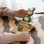 Bébé feuille et son petit lit Vert foncé et marguerite Bébé feuille et son petit lit Vert foncé et marguerite