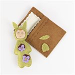 Bébé feuille et son petit lit