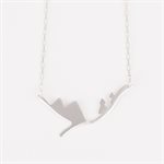 Pendentif paysage avec deux sapins et deux montagnes sur chaîne 18''