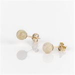  earring on gold laminated attachment