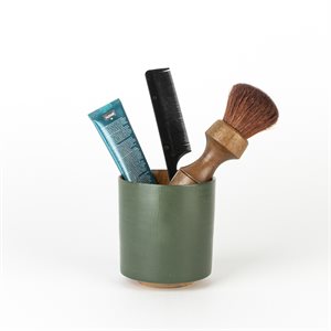 Range-tout vert en érable peint à l'huile à l'extérieur