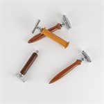 Traditional double-edged razor in ~Attribute:Matériaux~ carved