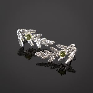 Earrings Cedar d’oreille fixed with peridot