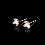 Earrings fixed Japanese lilac pearl white