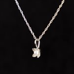 Pendentif Lila japonais 1 fleur perle blanche