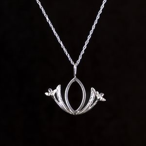 Pendant Clavellata orchid leaf and flower en symmetry