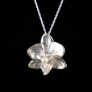 Pendant Phalaenopsis orchid 4 with pearl white