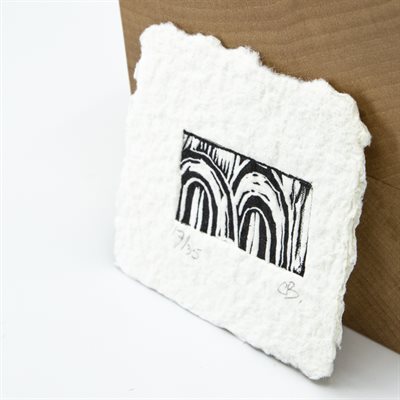 Petites portes, linogravure, papier fait main, non encadrée Petites portes, linogravure, papier fait main, non encadrée