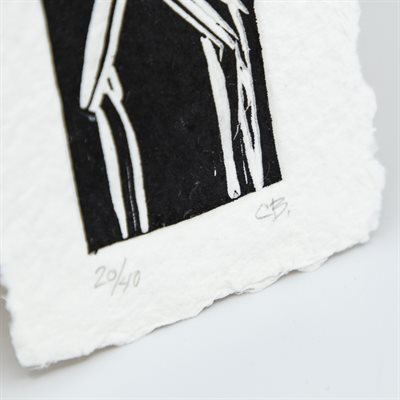 Chalet, linogravure sur papier fait main, non encadrée Chalet, linogravure sur papier fait main, non encadrée