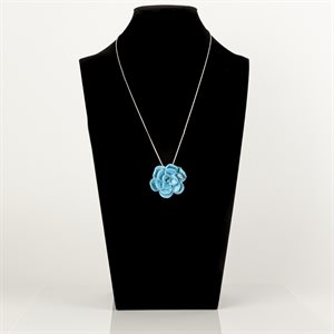 Collier petite rose en verre bleu