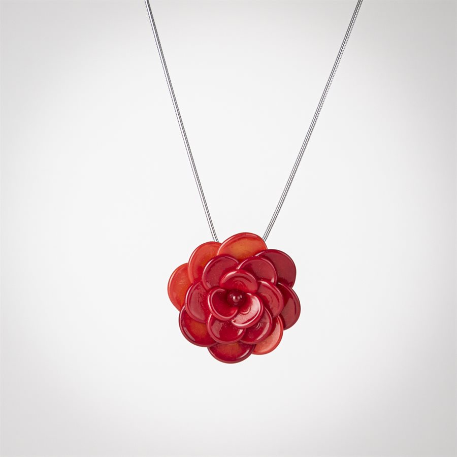 Small red rose shaped glass necklace Small red rose shaped glass necklace