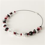 Collier en bille de verre blanc, noir et rouge