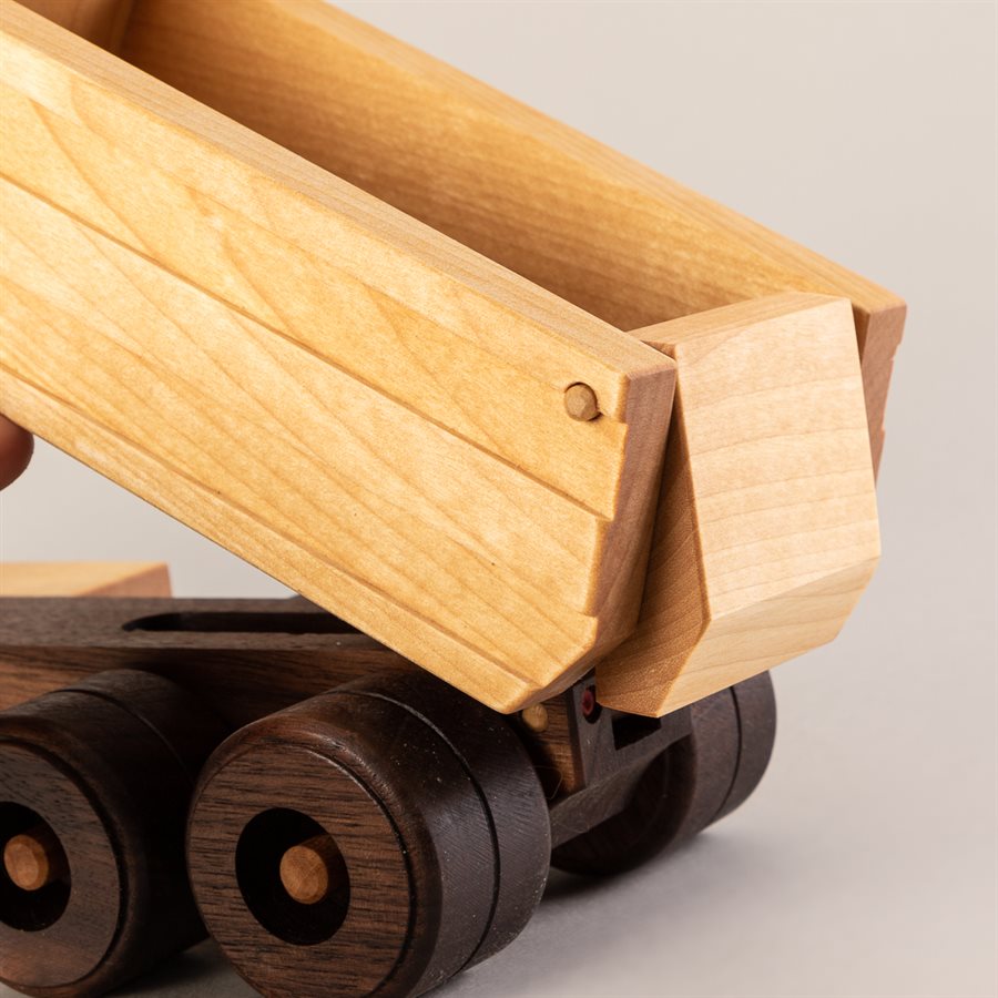 Jouet camion benne en bois Jouet camion benne en bois