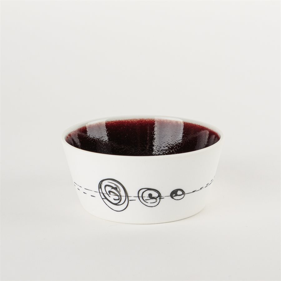 Small flared ceramic bowl with red interior Small flared ceramic bowl with red interior