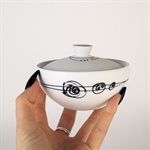 Main de sel en porcelaine édition 2 avec intérieur rouge