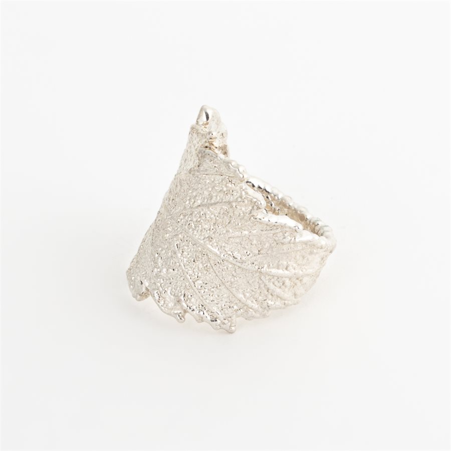 Bague feuille orme de chine en argent, fini argent poli Bague feuille orme de chine en argent, fini argent poli
