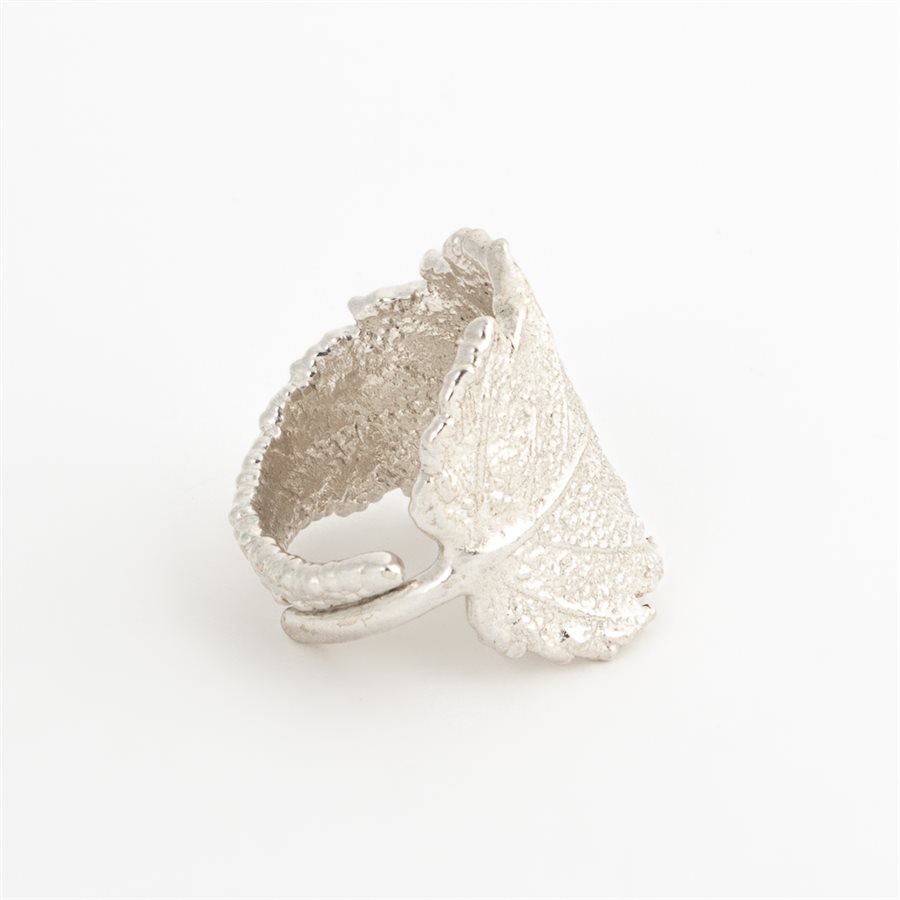 Bague feuille orme de chine en argent, fini argent poli Bague feuille orme de chine en argent, fini argent poli