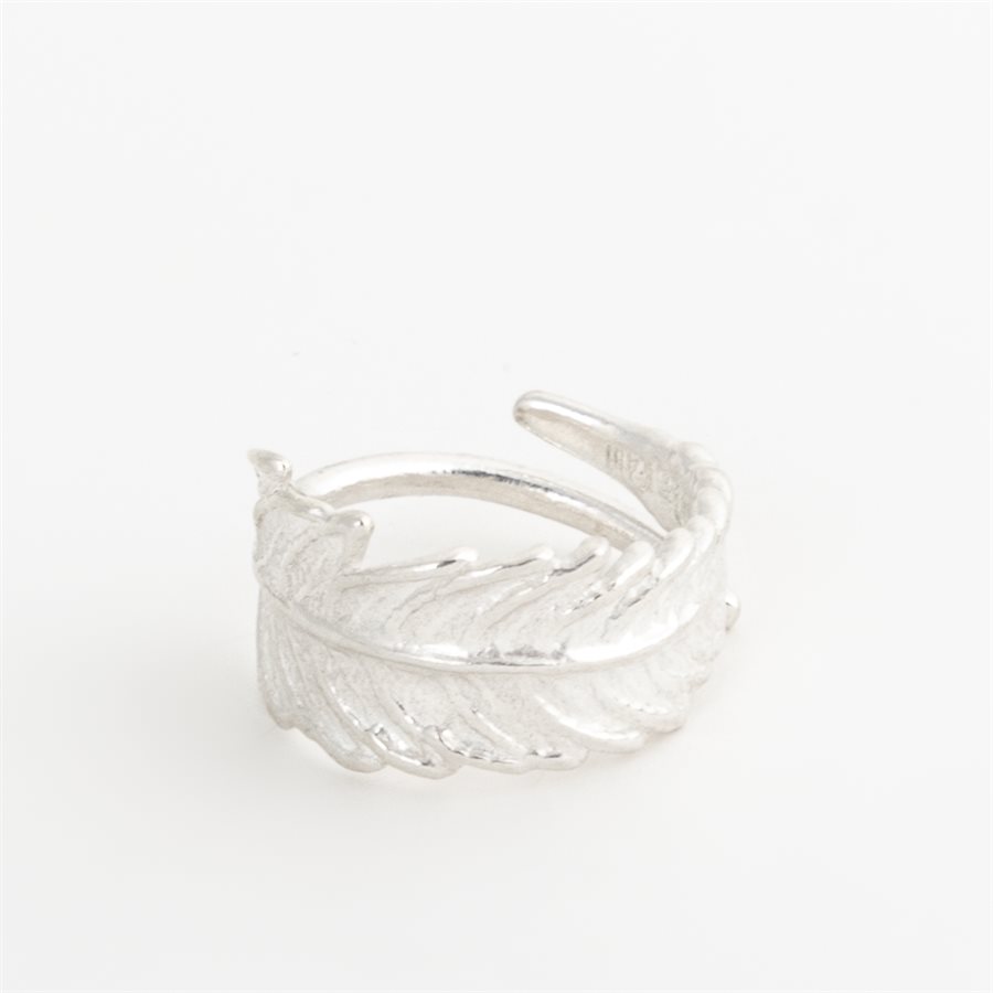 Bague feuille de fougère autruche en argent, fini argent poli Bague feuille de fougère autruche en argent, fini argent poli