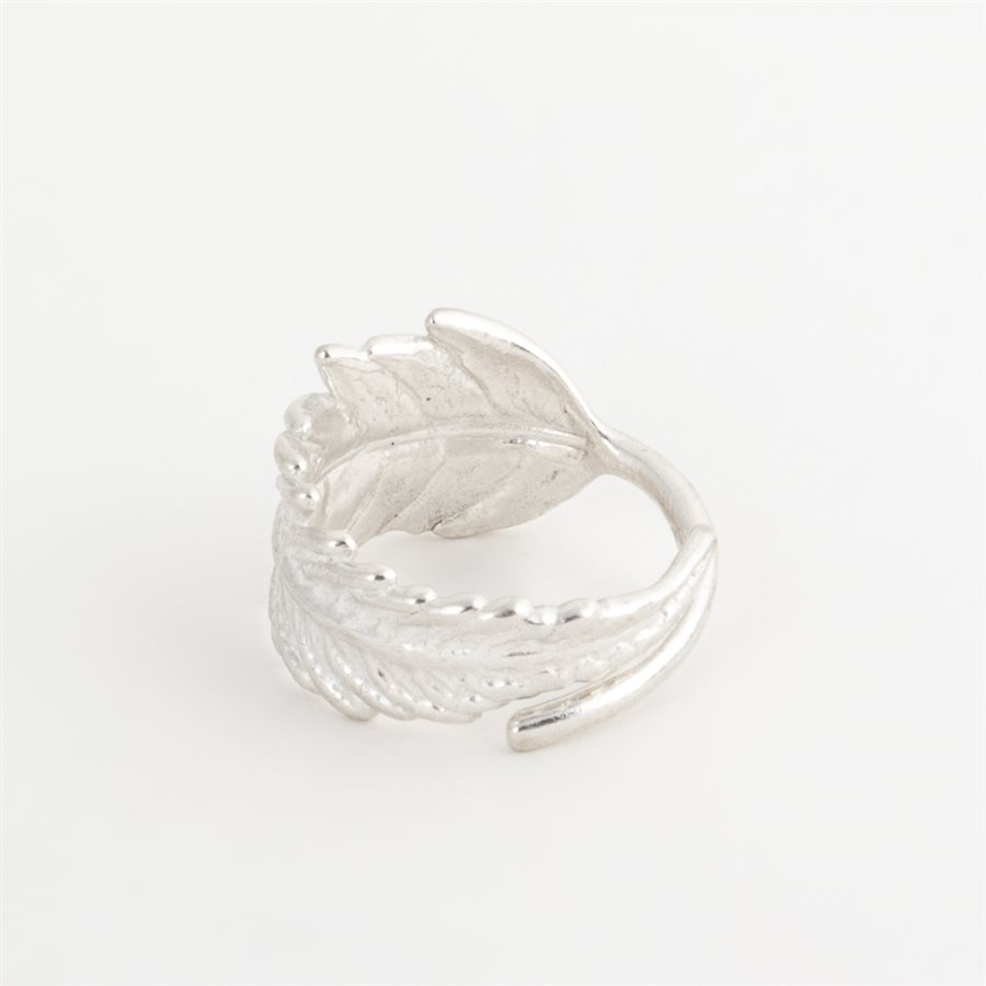 Bague feuille de fougère autruche en argent, fini argent poli Bague feuille de fougère autruche en argent, fini argent poli