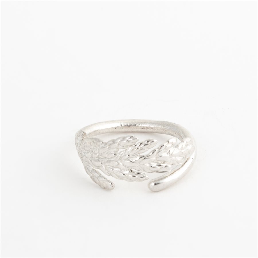 Bague feuille de génévrier en argent, fini argent poli, modèle simple Bague feuille de génévrier en argent, fini argent poli, modèle simple