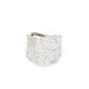 Silver acalypha leaf ring