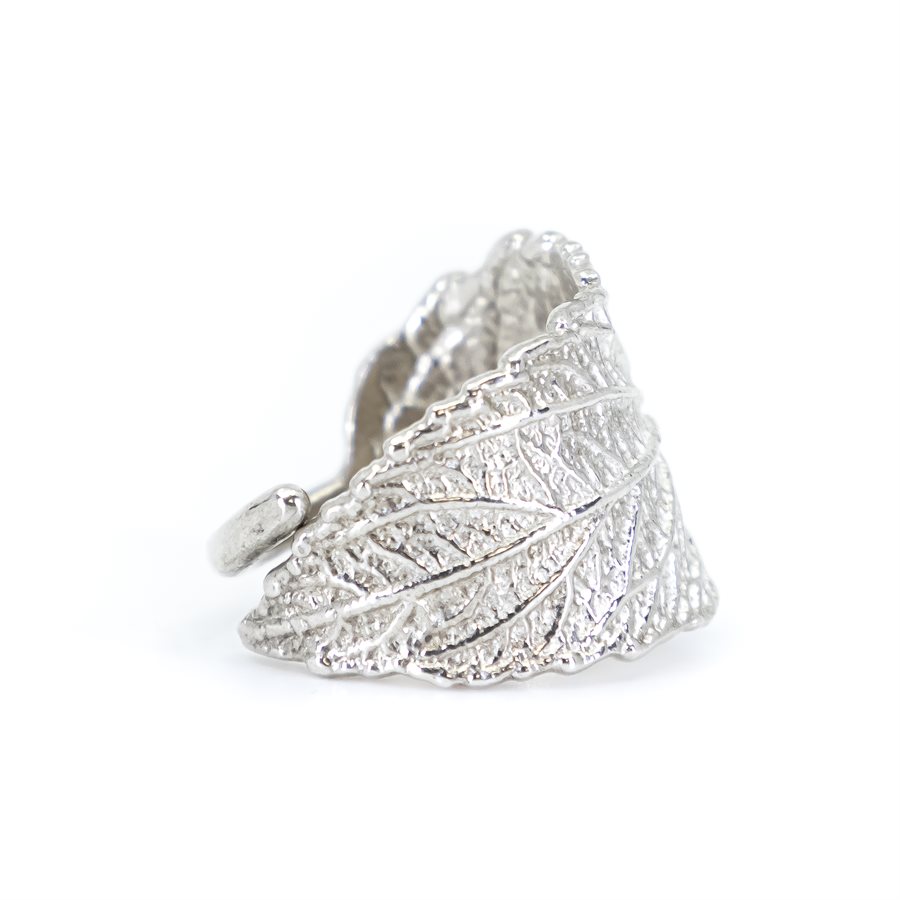 Bague feuille d'acalypha en argent, fini argent poli Bague feuille d'acalypha en argent, fini argent poli