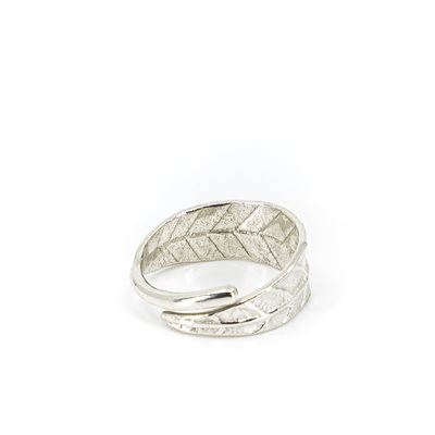 Bague feuille d'orme en argent en argent, fini argent poli Bague feuille d'orme en argent en argent, fini argent poli