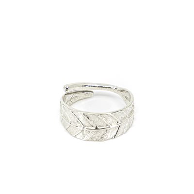 Bague feuille d'orme en argent en argent, fini argent poli Bague feuille d'orme en argent en argent, fini argent poli