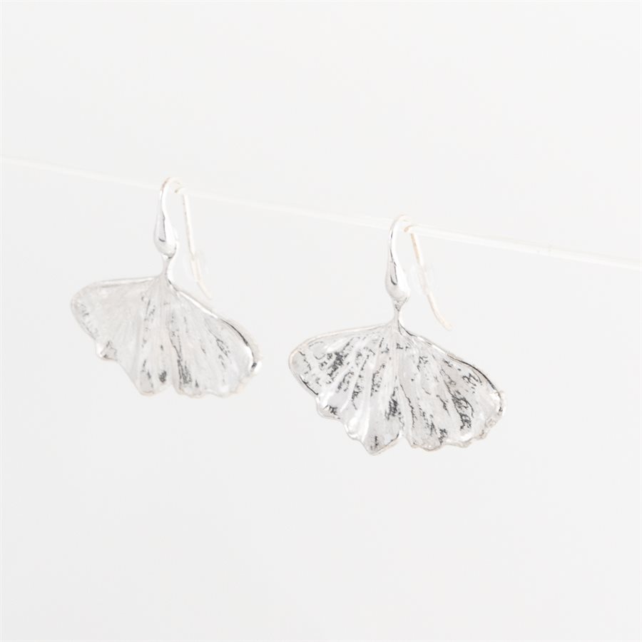 Boucle d'oreilles feuille de ginkgo en argent, modèle large Boucle d'oreilles feuille de ginkgo en argent, modèle large