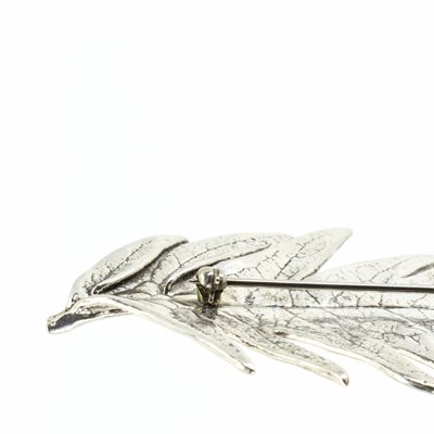 Broche en argent, feuille de sureau plumeux Broche en argent, feuille de sureau plumeux