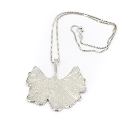 Pendentif feuille de ginkgo en argent Pendentif feuille de ginkgo en argent