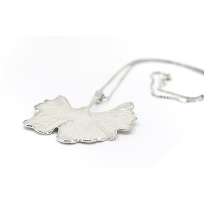 Pendentif feuille de ginkgo en argent Pendentif feuille de ginkgo en argent