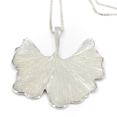 Pendentif feuille de ginkgo en argent Pendentif feuille de ginkgo en argent