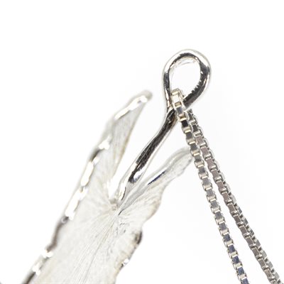 Pendentif feuille de ginkgo en argent Pendentif feuille de ginkgo en argent