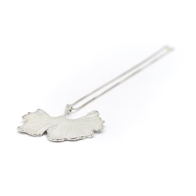 Pendentif feuille de ginkgo en argent Pendentif feuille de ginkgo en argent
