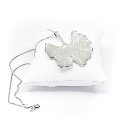 Pendentif feuille de ginkgo en argent Pendentif feuille de ginkgo en argent