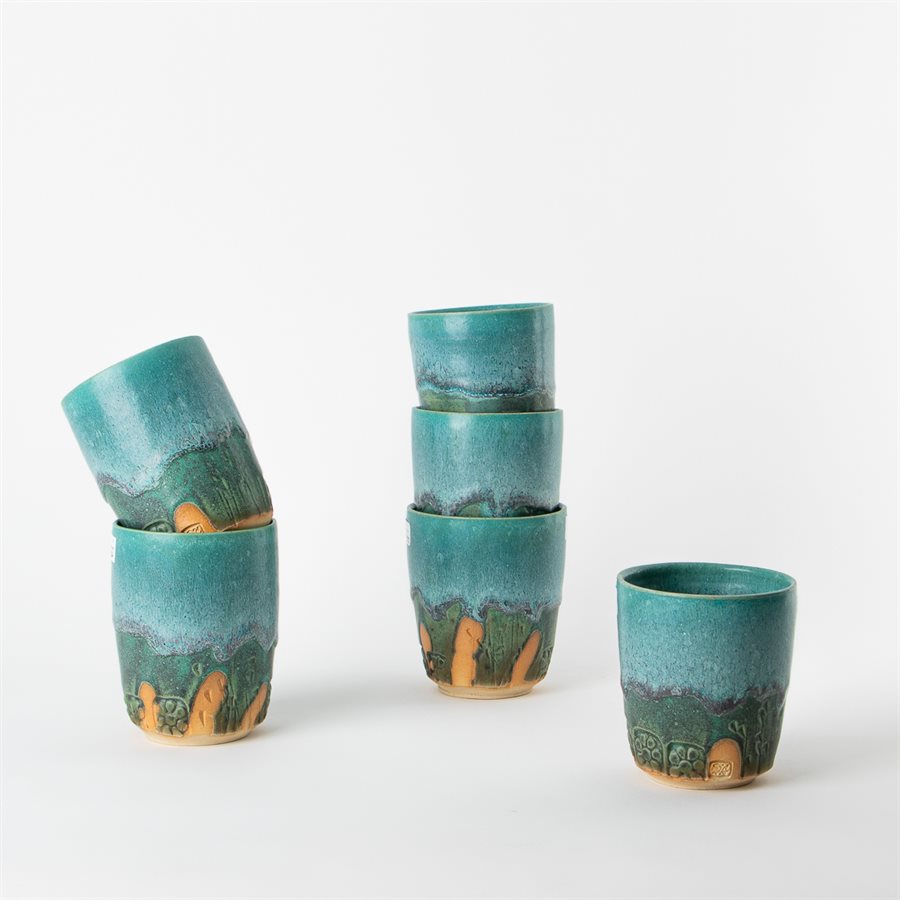 Verre à allongé, style Yunomi en céramique bleue Verre à allongé, style Yunomi en céramique bleue
