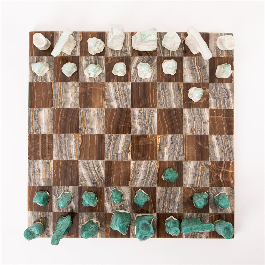 Jeu d'échecs unique en onyx et céramique Jeu d'échecs unique en onyx et céramique