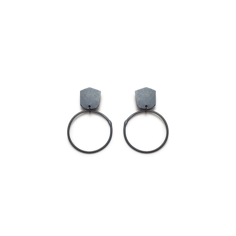 Boucle d'oreille Rachelle en argent oxydé Boucle d'oreille Rachelle en argent oxydé