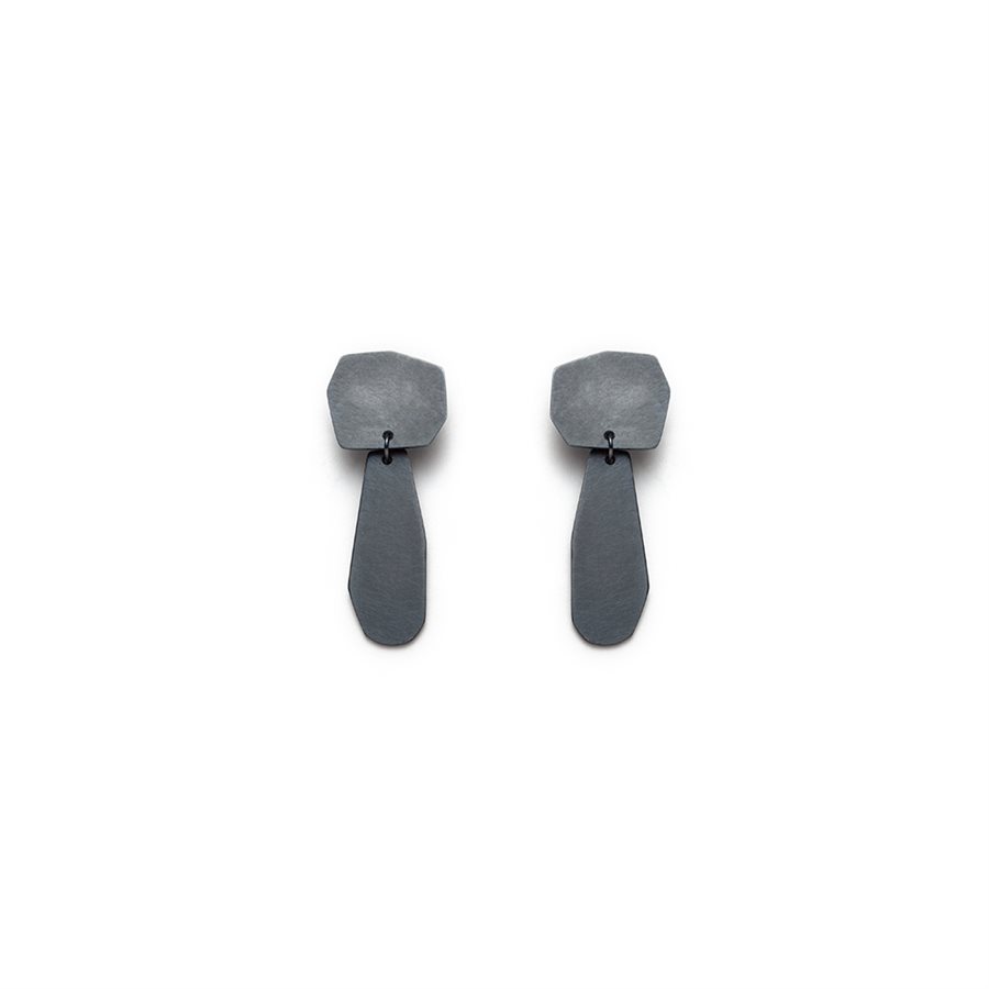 Boucle d'oreille Carmen en argent oxydé Boucle d'oreille Carmen en argent oxydé