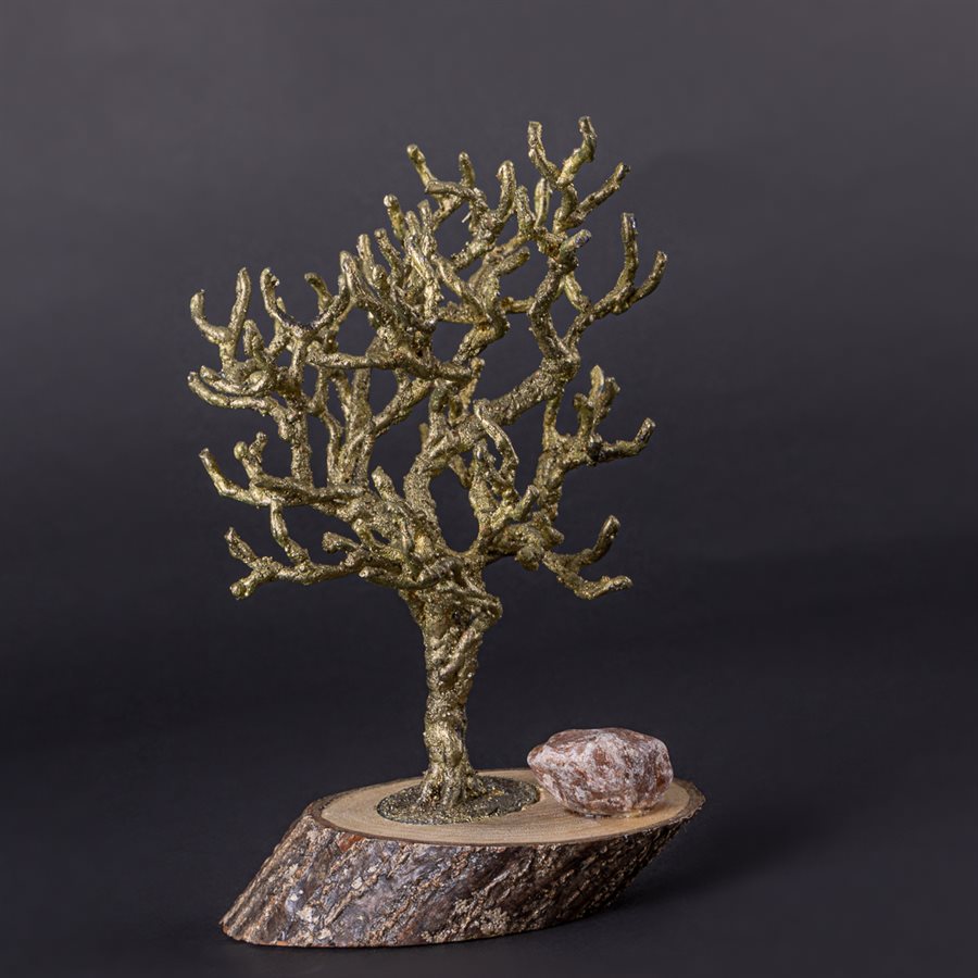 Baby, arbre de métal soudé sur base en bois Baby, arbre de métal soudé sur base en bois