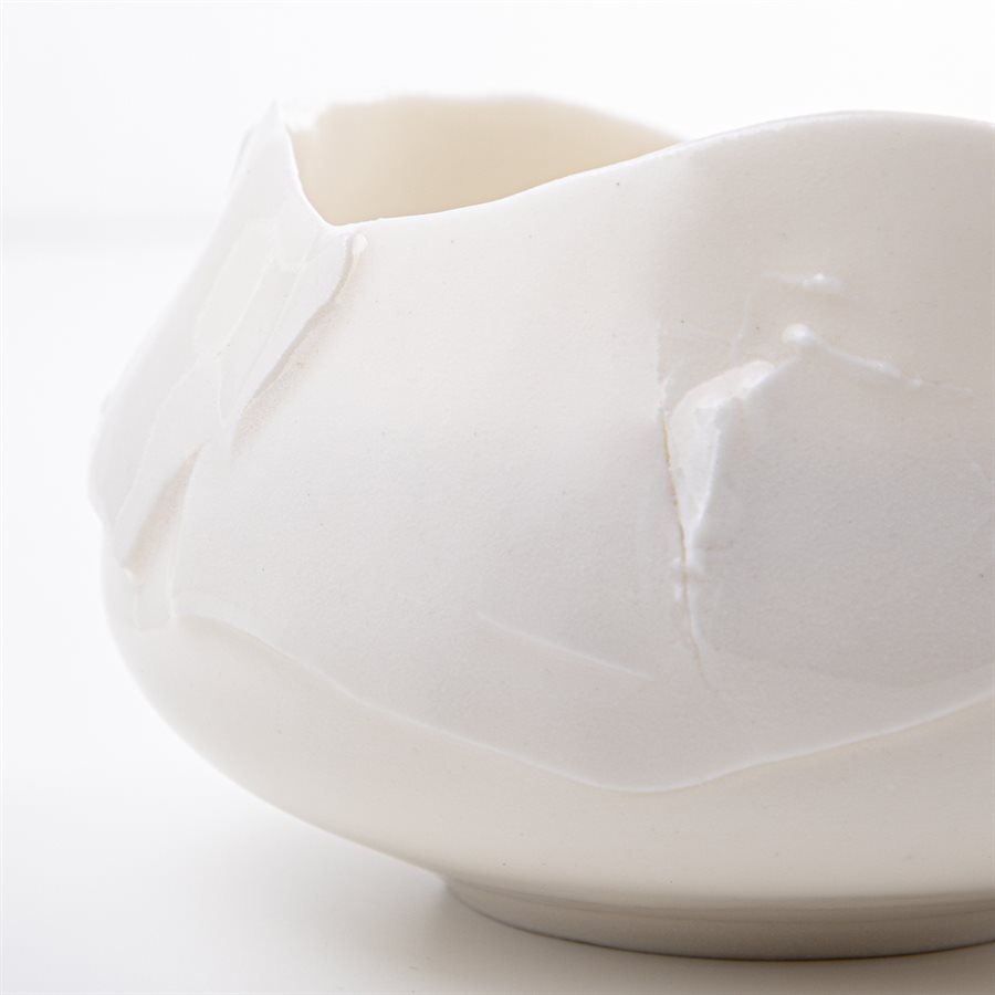 Moyen bol en porcelaine pincée blanche Moyen bol en porcelaine pincée blanche