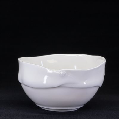 Moyen bol en porcelaine pincée blanche Moyen bol en porcelaine pincée blanche