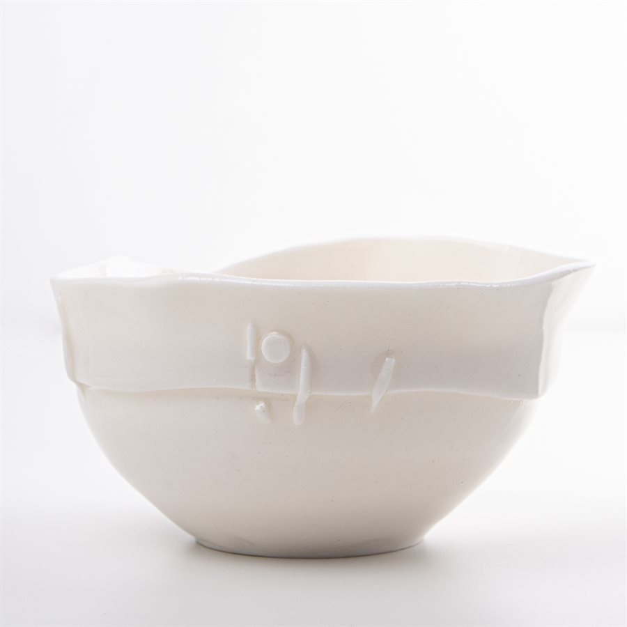 Petit bol en porcelaine pincée blanche Petit bol en porcelaine pincée blanche