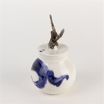 Mini jarre en porcelaine blanche et bleue avec bois flotté