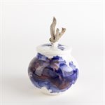 Petite jarre, blanc, bleu et rouge lustré avec bois flotté