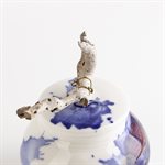 Petite jarre, blanc, bleu et rouge lustré avec bois flotté